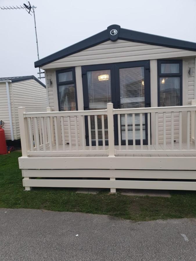 Appartamento Swift Burgundy Prestatyn Esterno foto