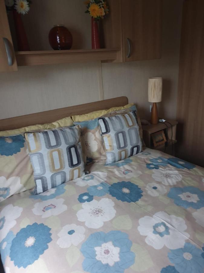 Appartamento Swift Burgundy Prestatyn Esterno foto
